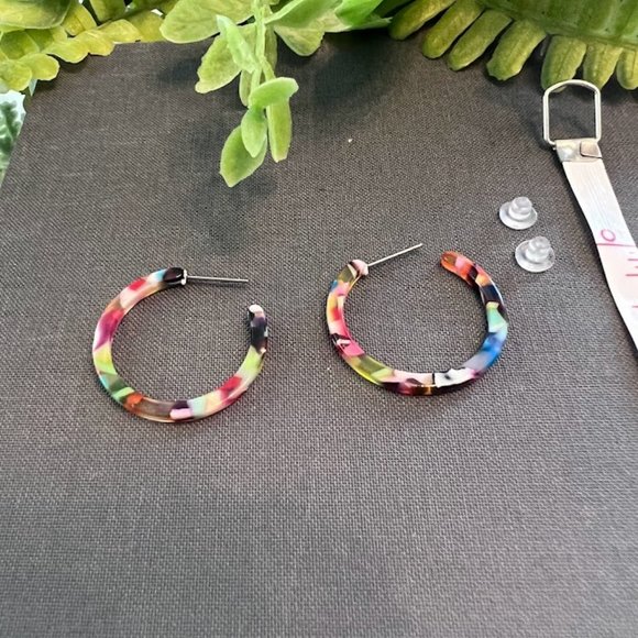 Hoop Earrings - Minimalist Colorful medium size - Picture 2 of 5